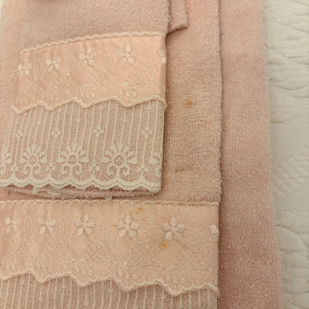 Vintage The Bathworks Pink Lace Towel Set 5pc Floral Shabby Chic Made in USA NWT